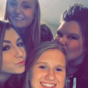 Meet your Posher, Eve